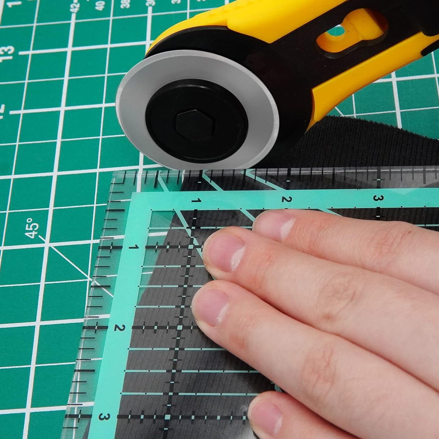 MANUFORE 4pcs Square Quilting Ruler (32cm/24cm/16cm/12cm) Sewing Acrylic Ruler Anti-Slip Metric Ruler DIY Quilting Tools with Clear Printed Lines for Precise Cutting