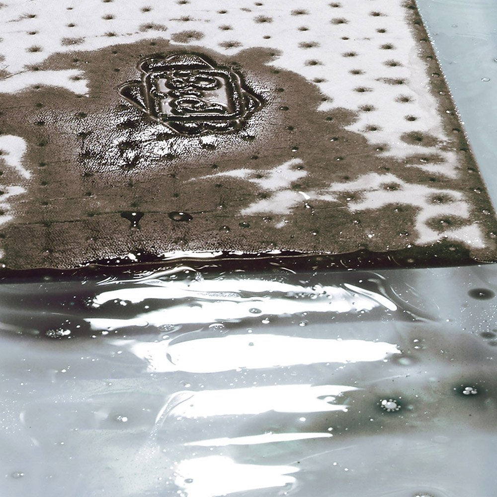 PIG Oil Mat - Oil-Only Absorbent Mat Pad - 100 Pads per Dispenser Box - 15" x 20" Pad - Absorbs up to 28 Ounces per Pad - Heavyweight - MAT440