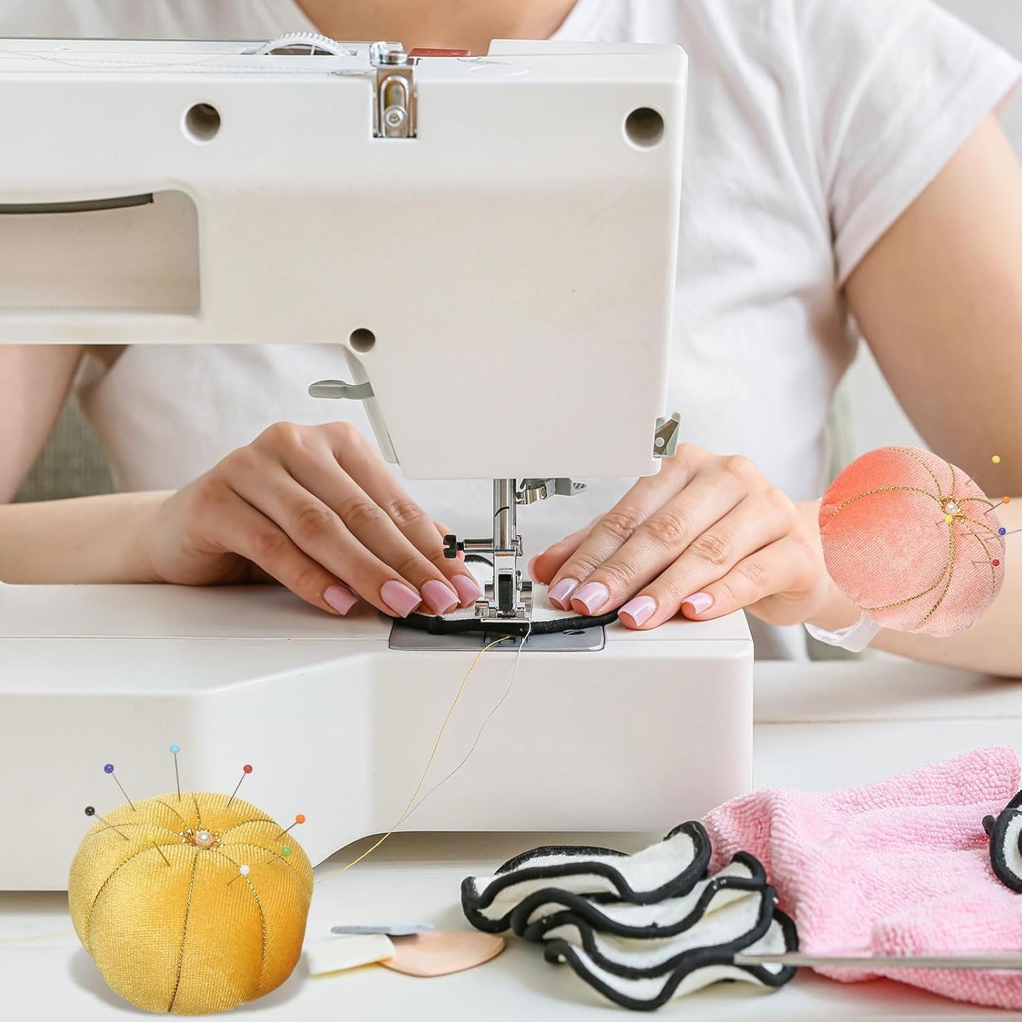 HARFINGTON Wrist Pin Cushion Wristband Sewing Pincushion Polyester Pin Holder Wearable Pumpkin Shaped Needles Wristband with 100 Head Needles for Sewing Quilting DIY Crafts, Orange