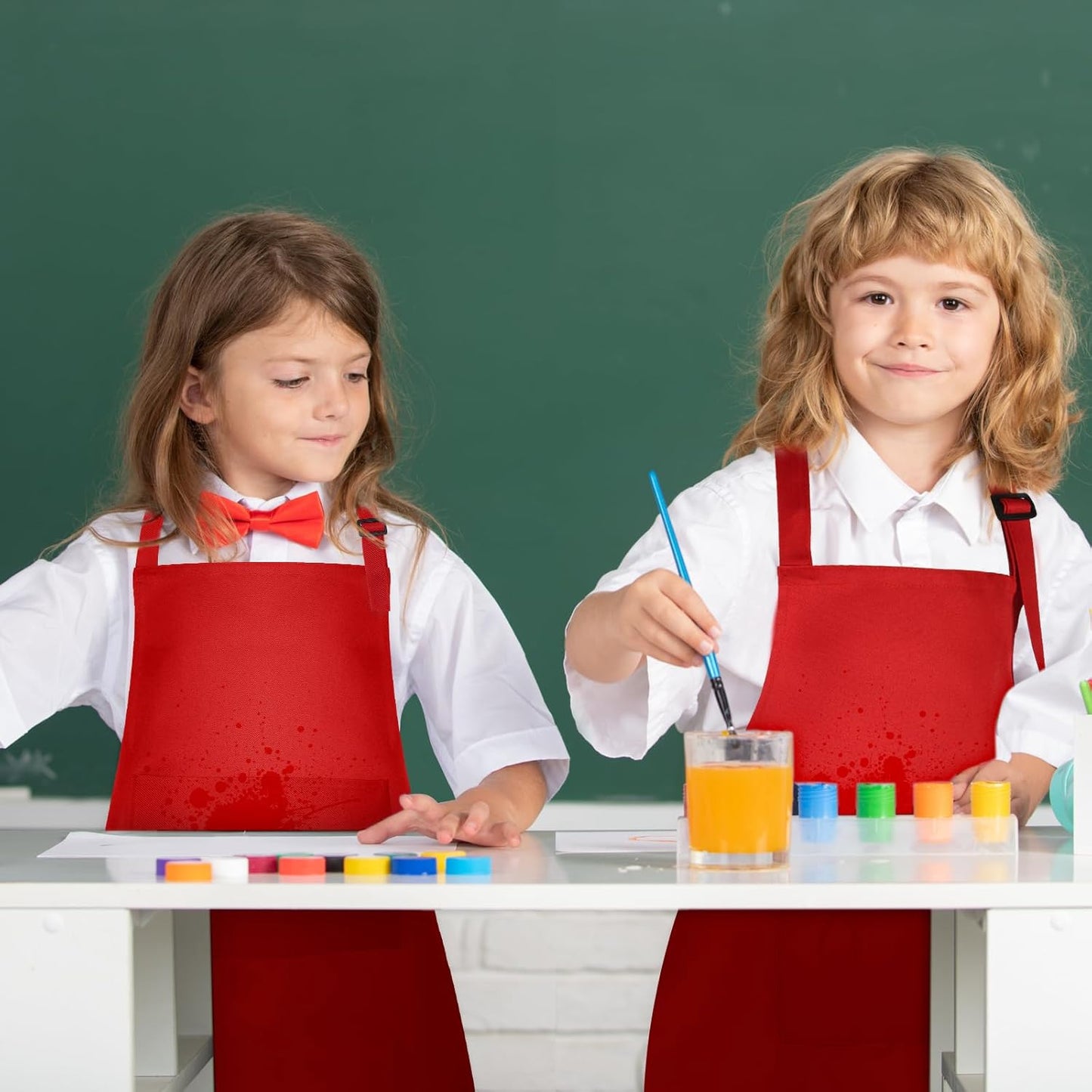 PLULON 4 Pcs Aprons for Kids Adjustable Kids Red Apron Bulk with Pocket Painting Aprons For Boys Girls Painting Cooking Baking (Red)