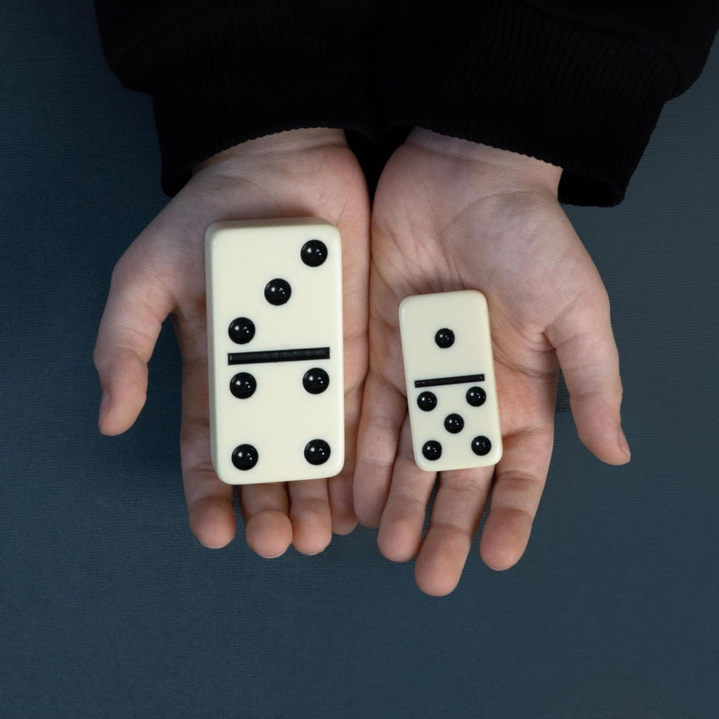 Mega Large 3" Dominoes Set for Adults and Kids – Dominoes Double 6 Classic Board Games – Double Six Domino Set with 28 Tiles and Gift Case, Juegos de Mesa (MEGA)