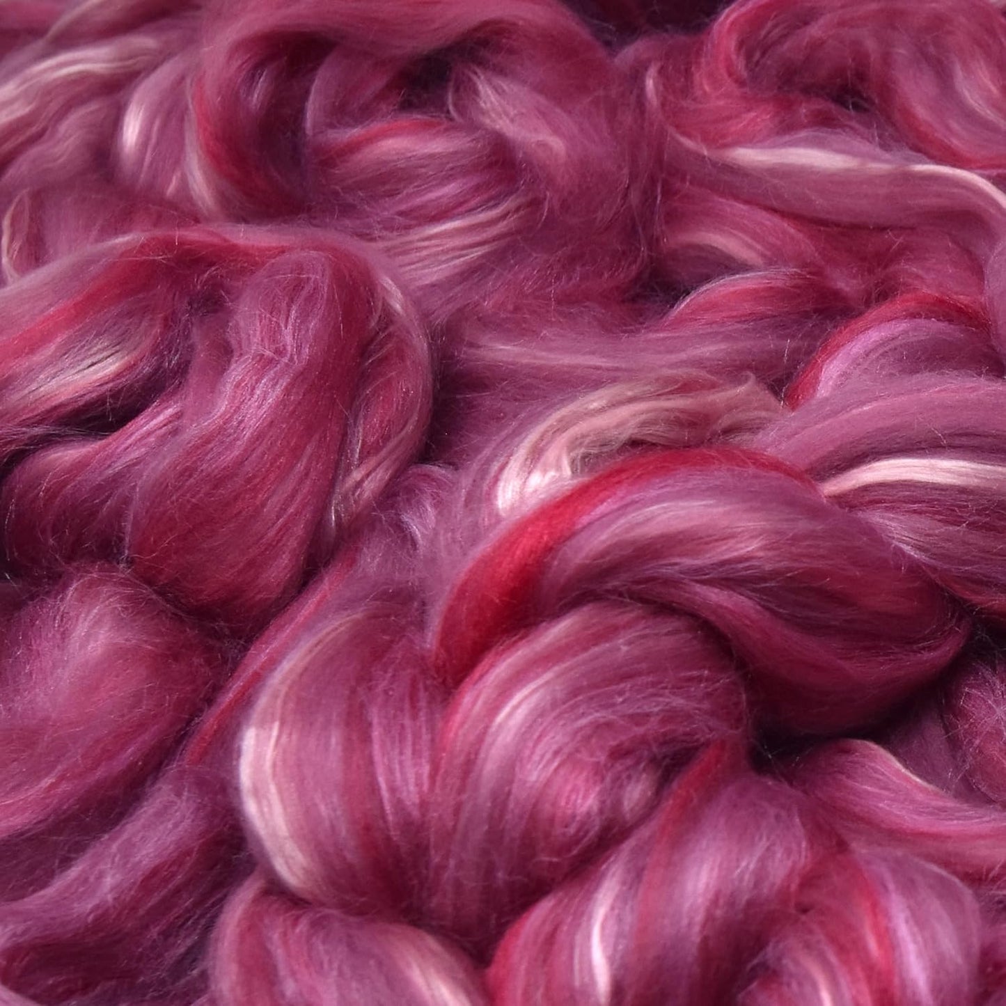Merino Silk Luxe Tonal Designer Blend. Superfine Merino, Mulberry Silk, Tussah Silk. Top Roving for Spinning or Felting. Majestic Plum 1oz