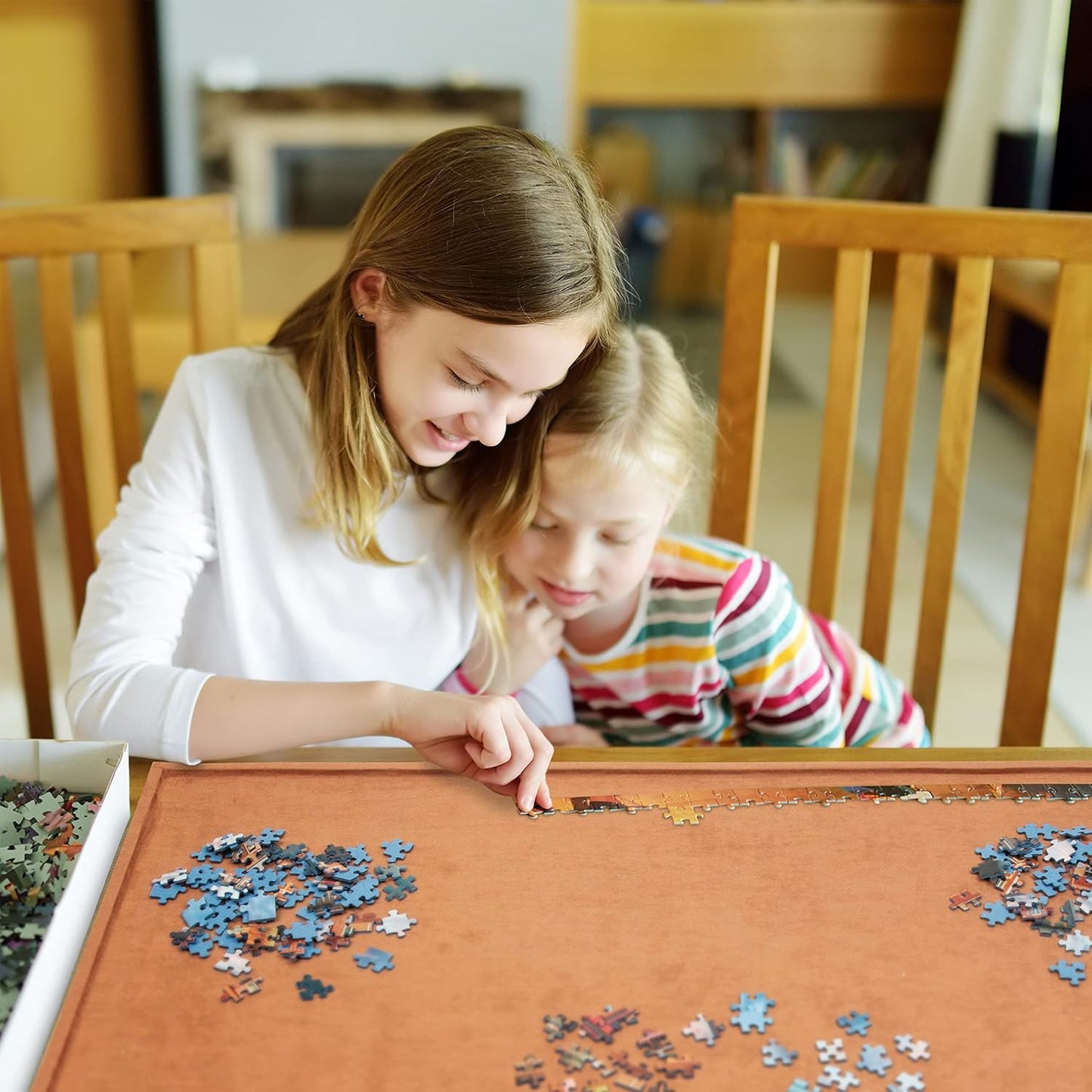 Jumbl 2000-Piece Puzzle Board with Sorting Trays | Lightweight, Portable Jigsaw Puzzle Assembly Tray with Non-Slip Felt Surface, Edged Border & Extra Large Workspace | Table Measures 27” x 39”