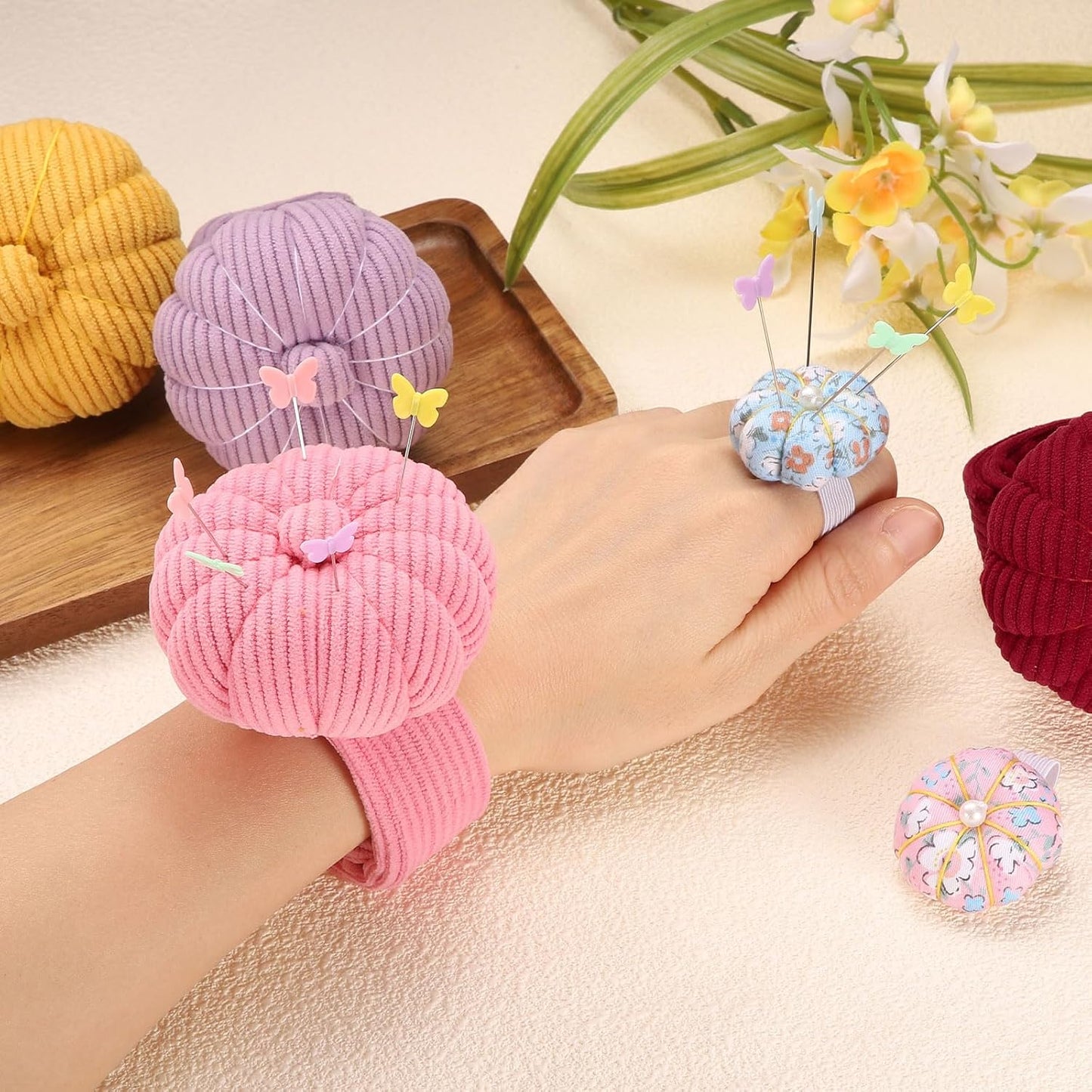 HARFINGTON Wrist Pin Cushions, Sewing Needle Pin Cushion Adjustable Strap with Elastic Strap Finger Ring Pincushions Fit All Wrist Sizes for Sewing Quilting Needlework DIY Crafts, Pink/Blue